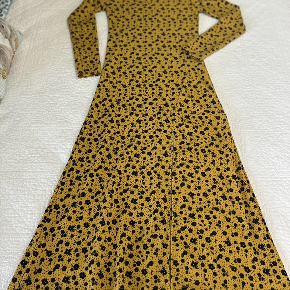 Divided Yellow/ Black Floral Long Sleeve Maxi Dress. Size Small. - Picture 6 of 10